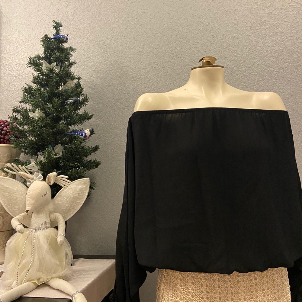 RACHEL Rachel Roy Salena Off the shoulder blouse